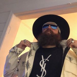 Meet your Posher, Justin